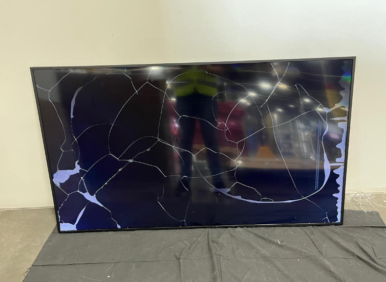 For Parts: Samsung 65" Class The Frame Series LED 4K UHD QN65LS03AAFXZA CRACKED SCREEN