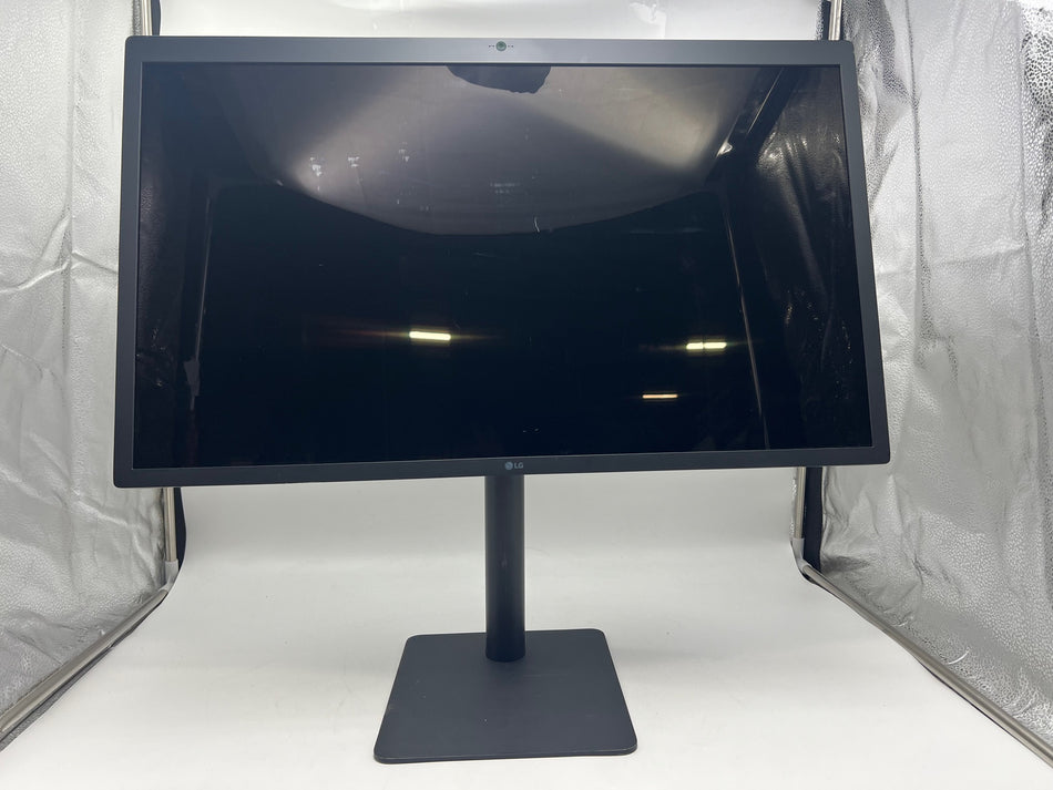 LG 27MD5KL-B Ultrafine 27" IPS LCD 5K UHD Monitor 1 Inch Deep Scratch on Screen Like New