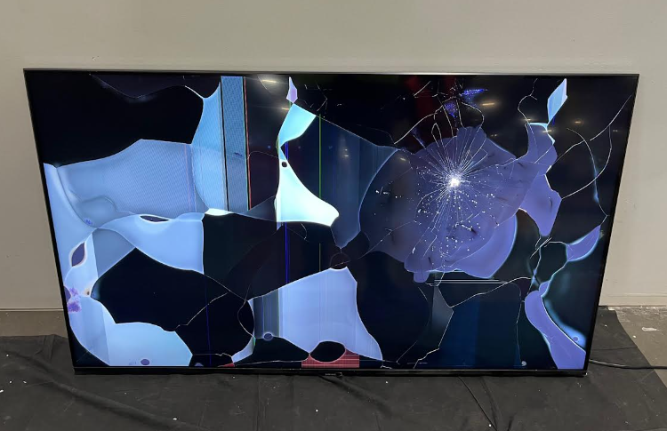 For Parts: SAMSUNG 50" Class Q80T QLED 4K UHD HDR Smart TV QN50Q80TAFXZA CRACKED SCREEN